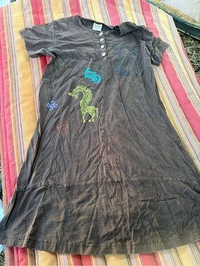 Cactus Brown Short Sleeve Top with Decorative Button